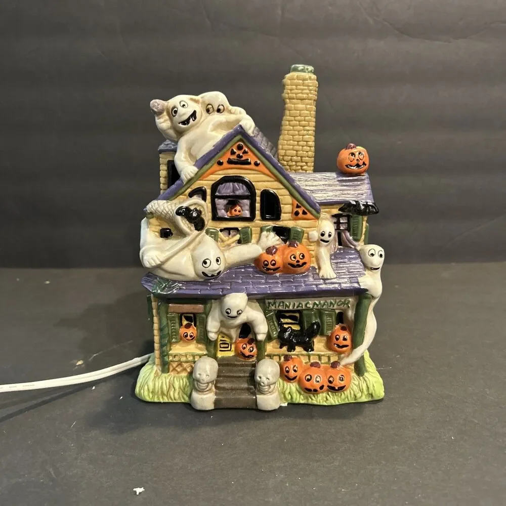Halloween Lighted House Porcelain Mania Manor Pumpkin Time Great Condition